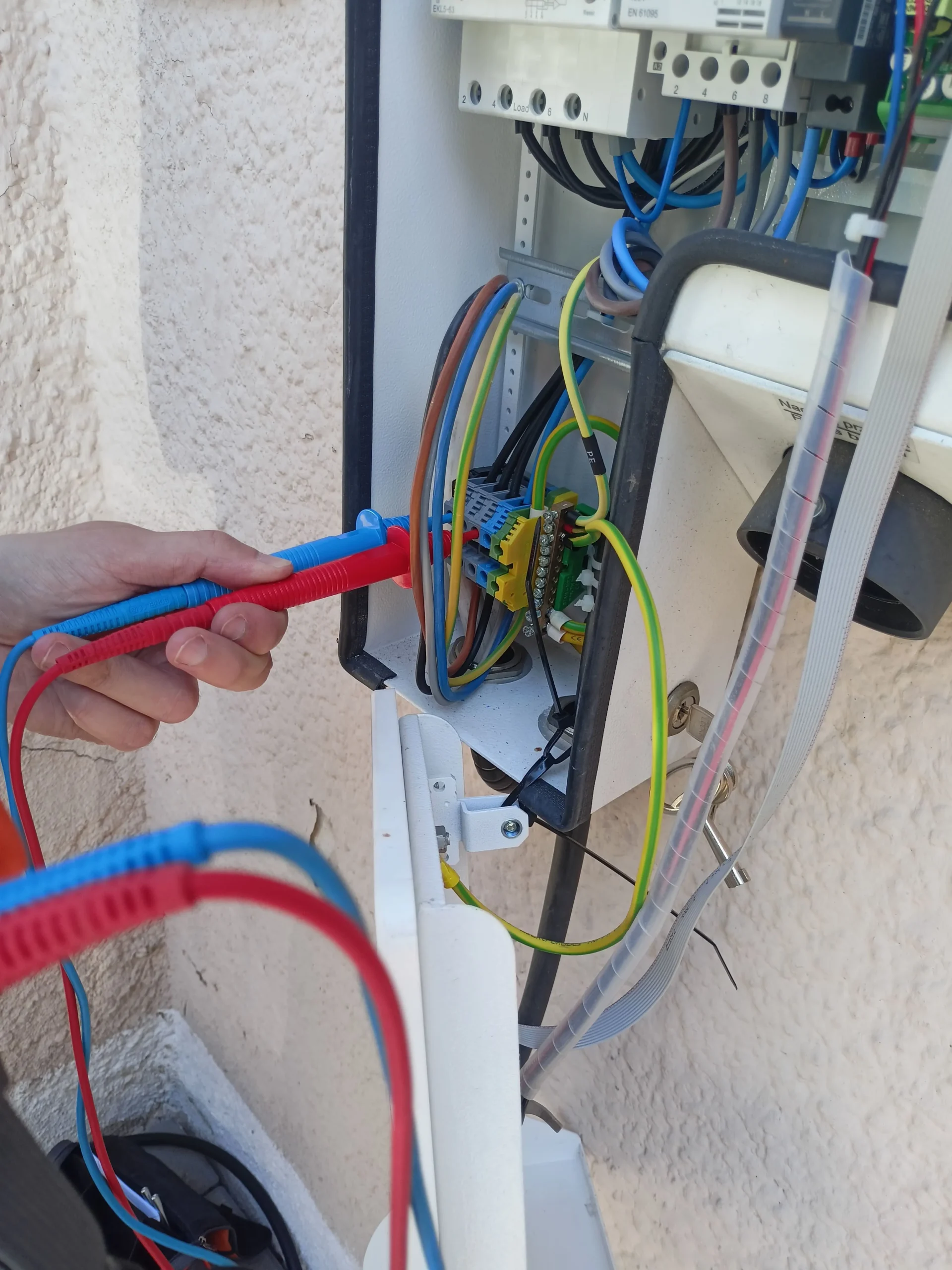 Pomiar impedancji pętli zwarcia stacji ładownia EV Ampirion